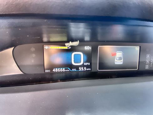 Used 2019 Toyota Prius Limited w/ Premium Convenience Package FWD image 10