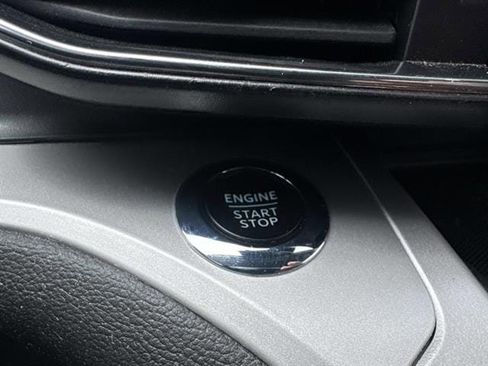 Used 2023 Ford Explorer XLT w/ Equipment Group 202A image 39