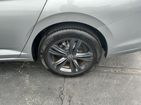 Certified 2023 Volkswagen Jetta SE w/ Panoramic Sunroof Package image 26