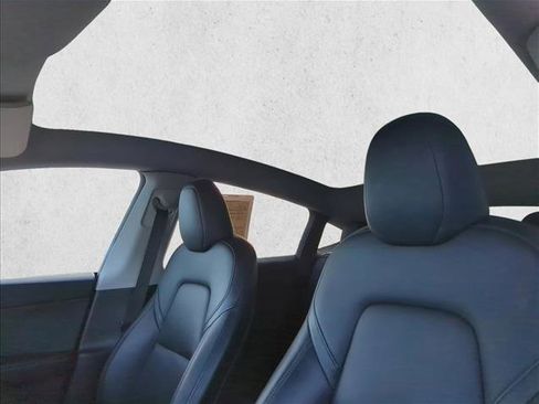 Used 2024 Tesla Model Y Long Range image 16