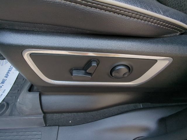 Used 2023 RAM 1500 Laramie AWD/4WD image 11