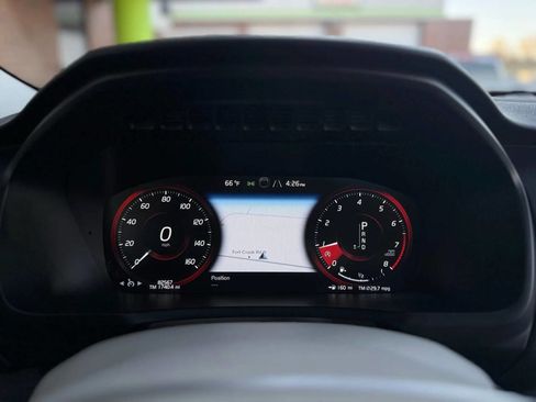 Used 2016 Volvo XC90 T6 Momentum w/ Momentum Plus Package image 30