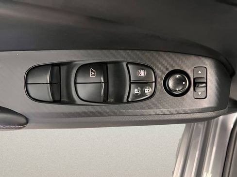 Used 2024 Nissan Altima 2.5 SV FWD image 17