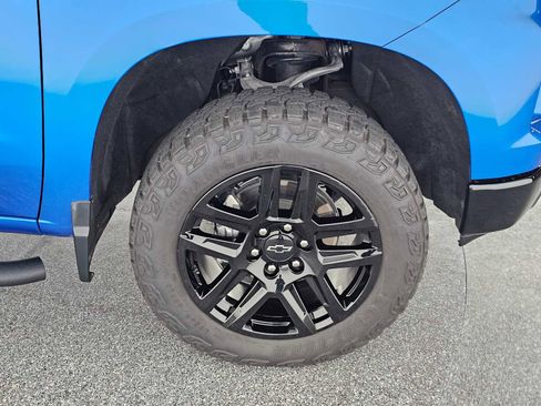 Used 2024 Chevrolet Silverado 1500 LT Trail Boss w/ LT Trail Boss Premium Package image 9