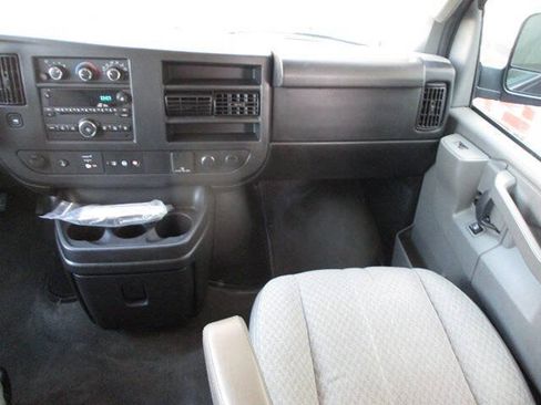 Used 2016 Chevrolet Express 2500 LS RWD image 18