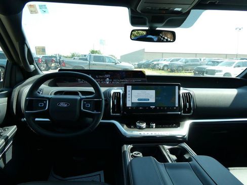 New 2027 Ford Expedition Platinum w/ Stealth Appearance Package AWD/4WD image 16