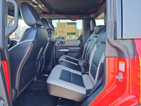 Used 2023 Ford Bronco Wildtrak image 16