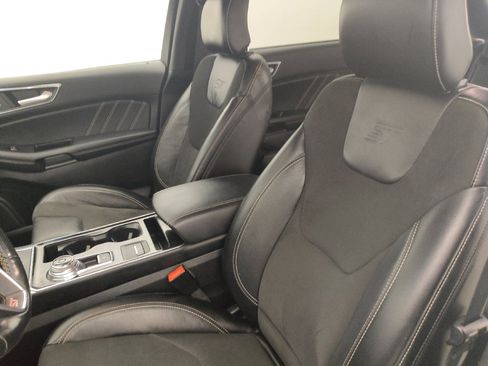 Used 2019 Ford Edge ST w/ Convenience Package AWD/4WD image 17