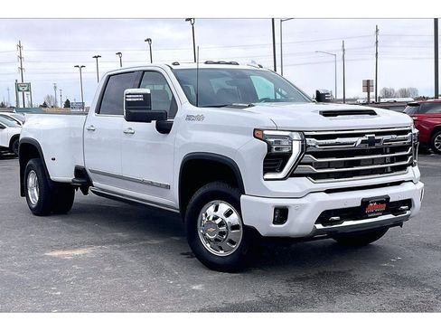 Used 2024 Chevrolet Silverado 3500 High Country w/ Technology Package image 2