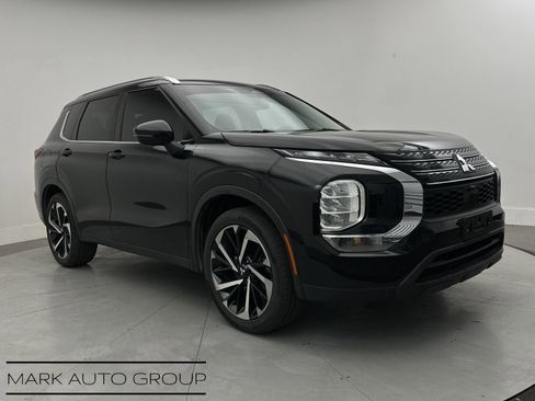 Used 2022 Mitsubishi Outlander ES image 2