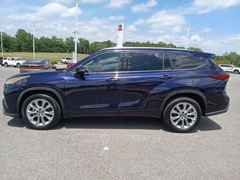 Used 2021 Toyota Highlander Limited FWD image 6