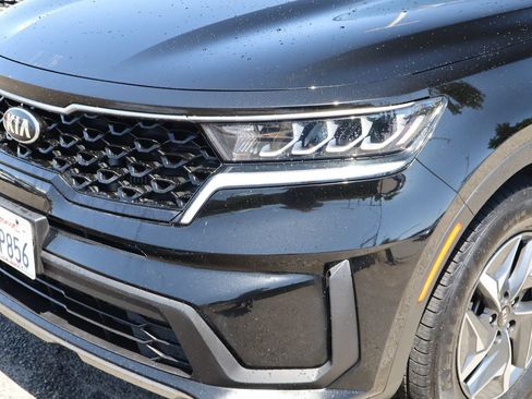 Used 2021 Kia Sorento S FWD image 8