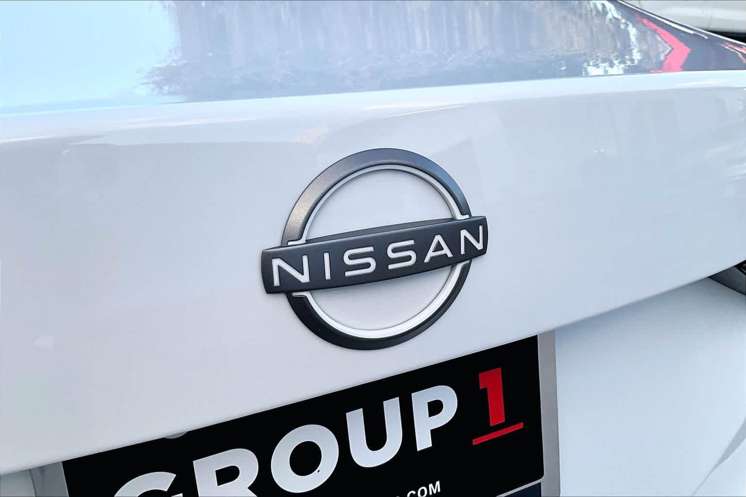 Used 2025 Nissan Sentra SV FWD image 10