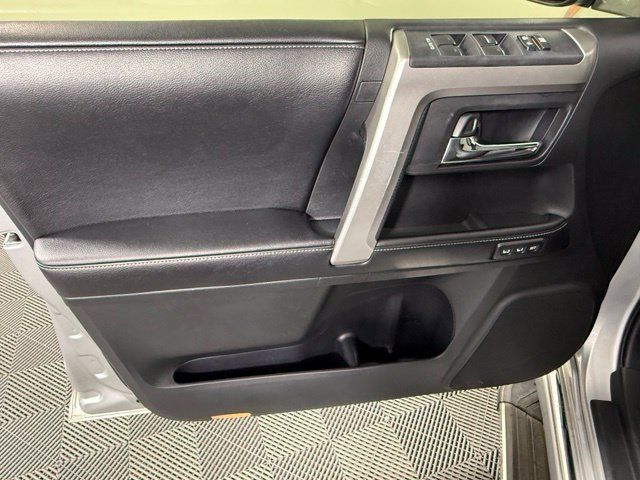 Used 2016 Toyota 4Runner Limited RWD image 17
