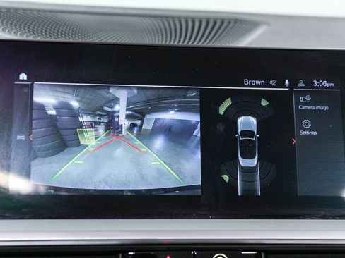 Certified 2023 BMW 430i Convertible w/ Convenience Package image 28