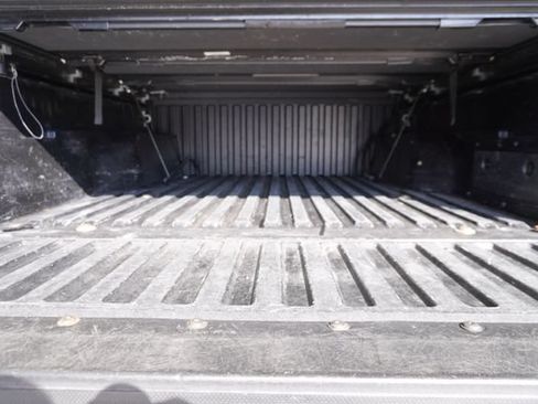 Used 2022 Toyota Tacoma SR5 RWD image 36