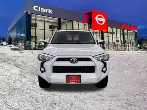 Used 2018 Toyota 4Runner SR5 image 2