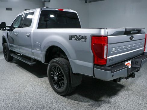 Used 2022 Ford F250 Lariat w/ Black Appearance Package image 9