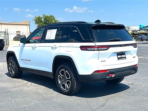 Used 2022 Jeep Grand Cherokee Trailhawk AWD/4WD image 6