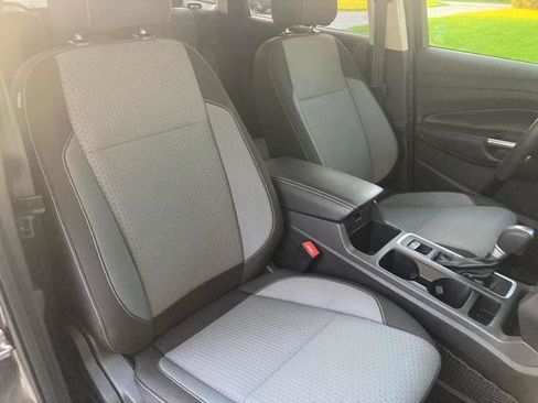 Used 2017 Ford Escape SE AWD/4WD image 35