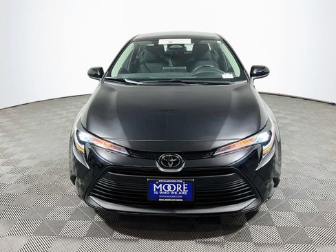 Certified 2025 Toyota Corolla LE FWD image 2
