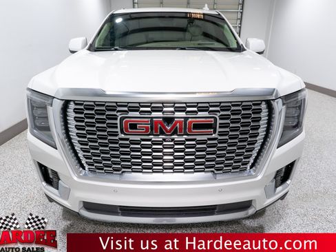 Used 2023 GMC Yukon XL Denali w/ Denali Reserve Package image 7