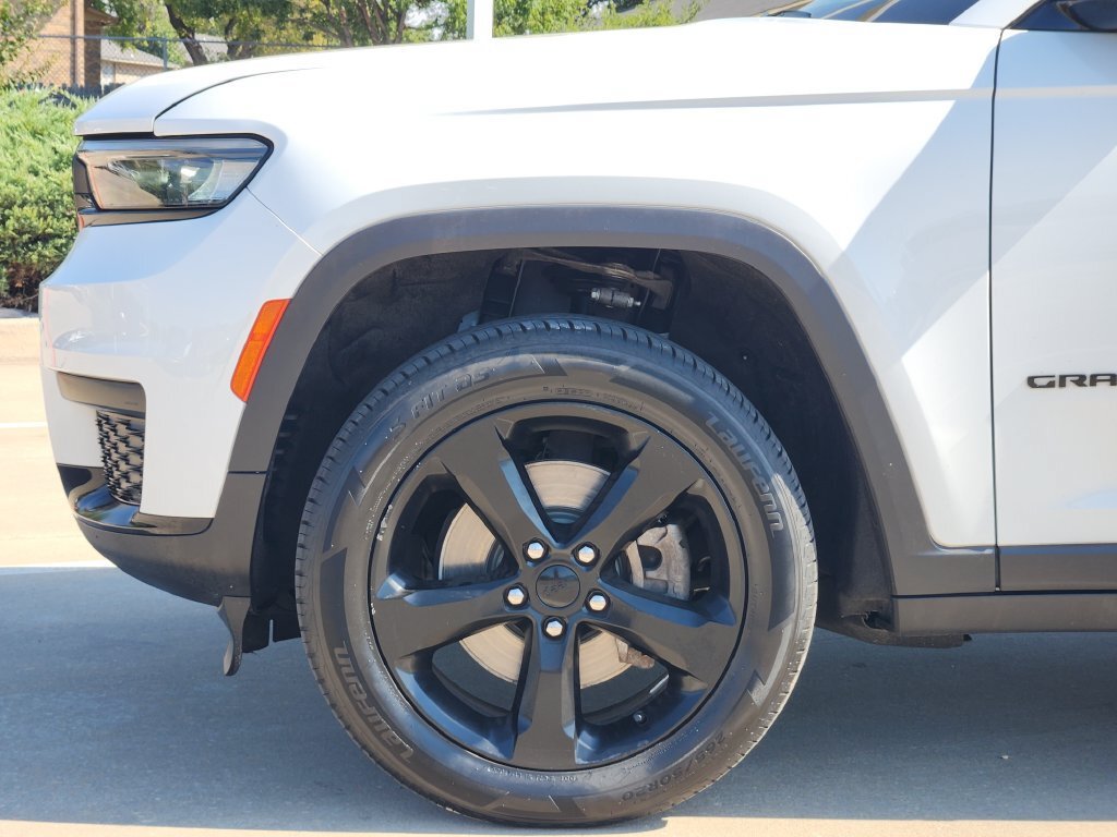 Used 2023 Jeep Grand Cherokee L Laredo AWD/4WD image 9