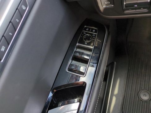 Used 2025 Cadillac Escalade Sport Platinum w/ LPO, Floor Liner Package AWD/4WD image 20