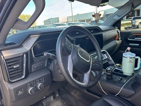 Used 2023 GMC Sierra 1500 Denali w/ Technology Package image 10