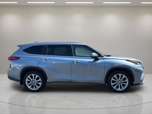 Used 2021 Toyota Highlander Limited AWD/4WD image 5