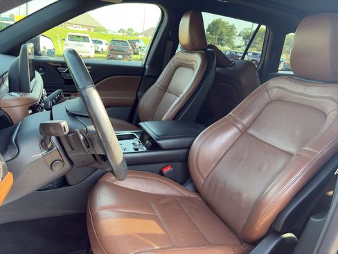 Used 2022 Lincoln Aviator Reserve w/ Elements Package Plus AWD/4WD image 13