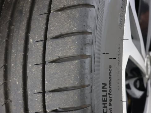 Used 2022 Audi e-tron GT Prestige image 15