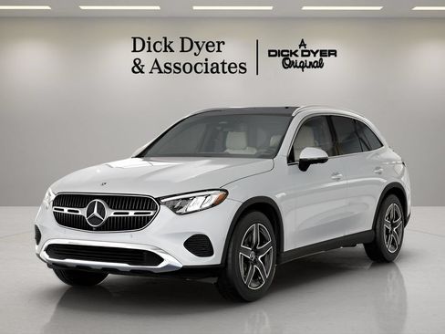 Used 2026 Mercedes-Benz GLC 300 image 35