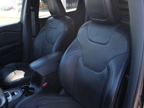 Used 2015 Jeep Cherokee Limited w/ Luxury Group AWD/4WD image 20