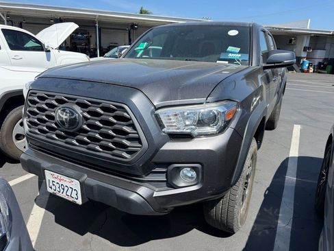 Used 2021 Toyota Tacoma TRD Off-Road w/ Technology Package image 2