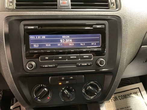 Used 2015 Volkswagen Jetta S image 5