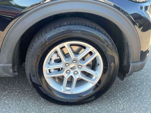 Used 2026 Ford Explorer Active AWD/4WD image 14