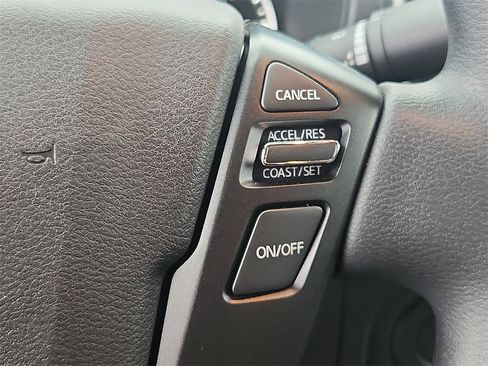 Certified 2024 Nissan Frontier SV image 22