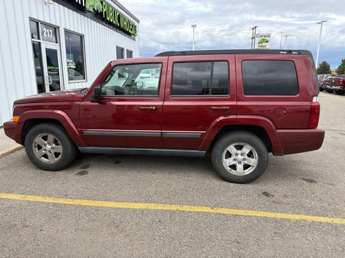 Used 2008 Jeep Commander Sport AWD/4WD image 9