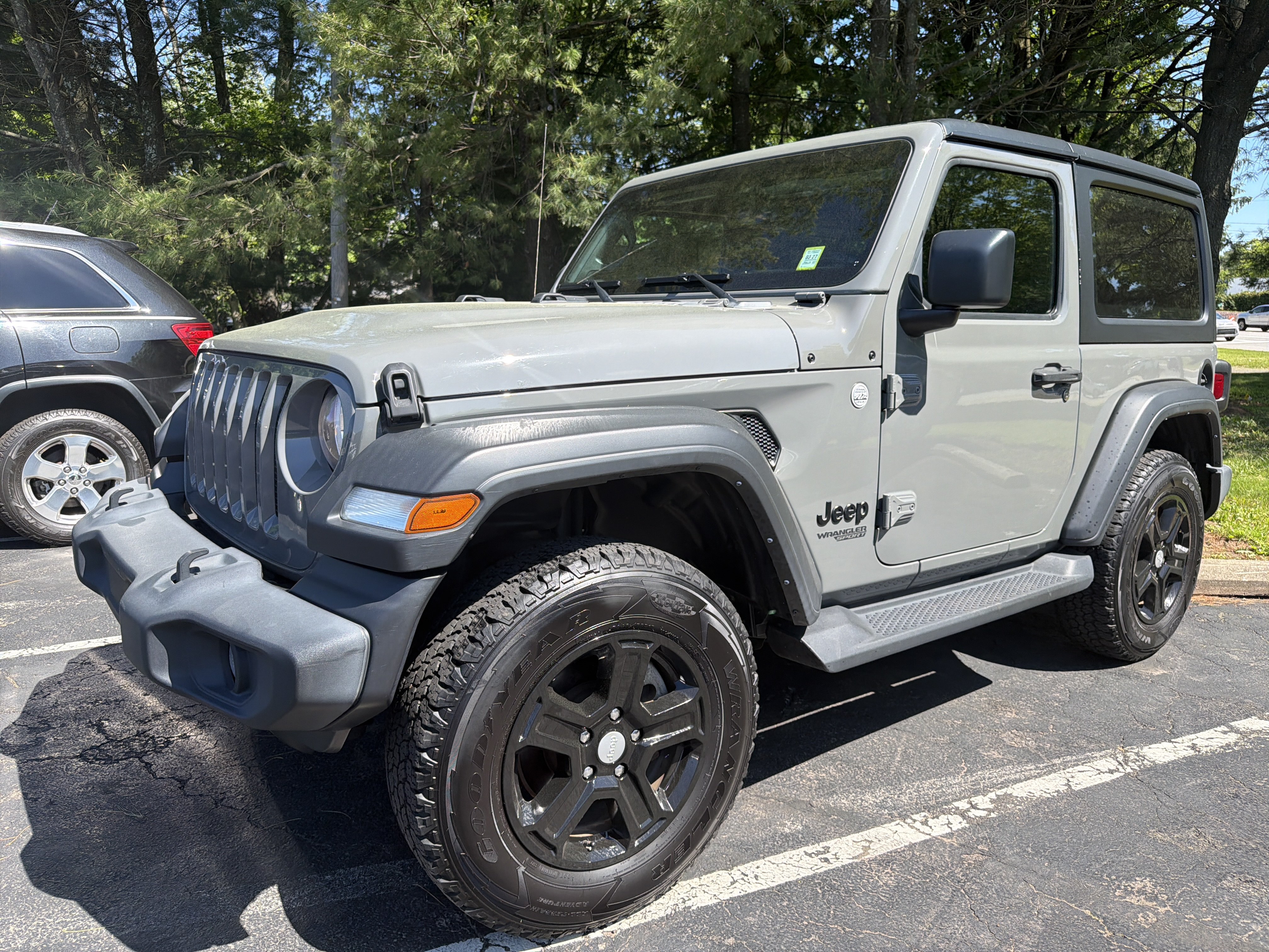 Used 2021 Jeep Wrangler Sport AWD/4WD image 3