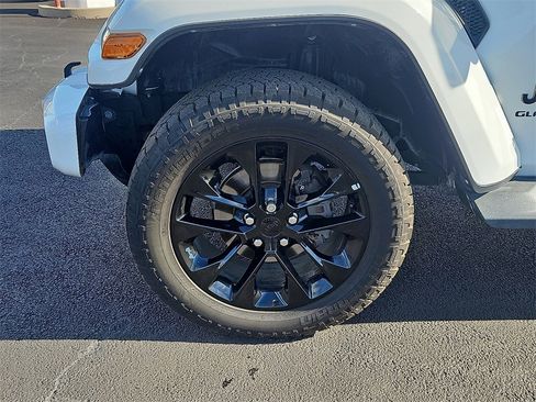 Used 2021 Jeep Gladiator Overland image 13