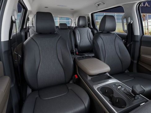 New 2026 Kia Carnival image 15