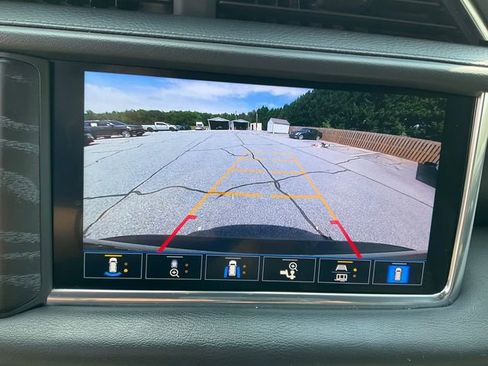 Used 2021 GMC Yukon XL Denali RWD image 14