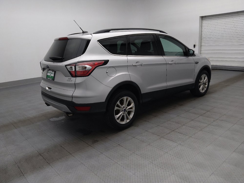 Used 2017 Ford Escape SE w/ Equipment Group 201A FWD image 10