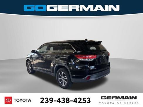 Used 2019 Toyota Highlander XLE FWD image 4