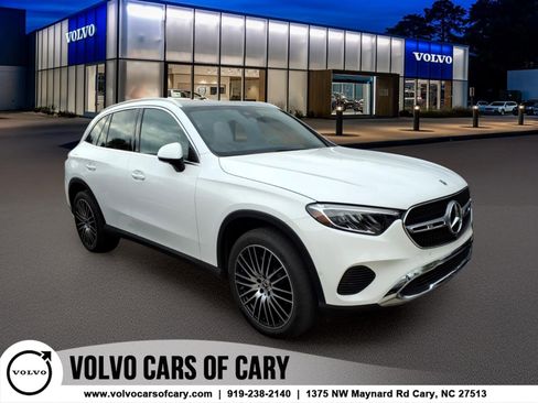 Used 2024 Mercedes-Benz GLC 300 4MATIC image 1