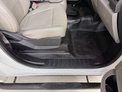 Used 2018 Ford F550 4x4 Regular Cab Super Duty image 25