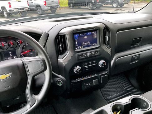 Used 2023 Chevrolet Silverado 1500 Custom AWD/4WD image 17