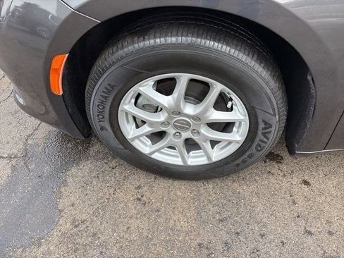 Used 2020 Chrysler Voyager Lxi image 45