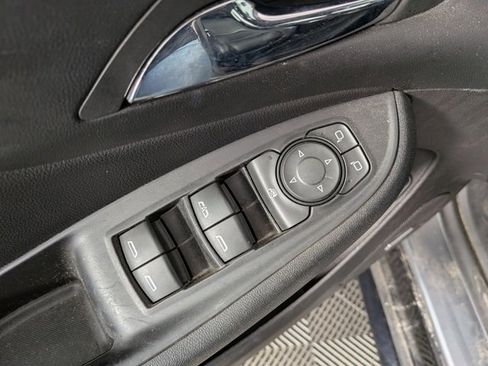 Used 2018 Chevrolet Volt Premier w/ Driver Confidence Package image 11